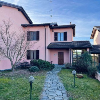 MONFERRATO - CONIOLO - VILLETTA INDIPENDENTE CON GIARDINO E CORTILE
