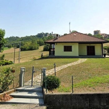 MURISENGO MONFERRATO - VILLA LIBERA DA 4 LATI