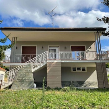 SAN GIORGIO MONFERRATO - VILLETTA SINGOLA CON GIARDINO