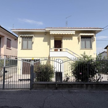 VILLANOVA MONFERRATO - VILLETTA  INDIPENDENTE CON GIARDINO ABITABILE SUBITO