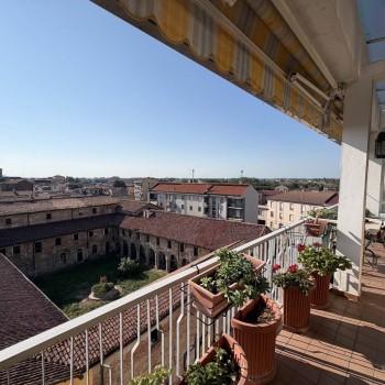 CASALE MONFERRATO - ZONA CENTRO - ATTICO PANORAMICO ABITABILE SUBITO