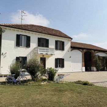 CASALE MONFERRATO - NUOVA CASALE/REGIONE ORTI - CASA INDIPENDENTE LIBERA SU QUATTRO LATI