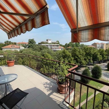 CASALE MONFERRATO - ZONA GIARDINI - ALLOGGIO ULTIMO PIANO CON TERRAZZA ABITABILE